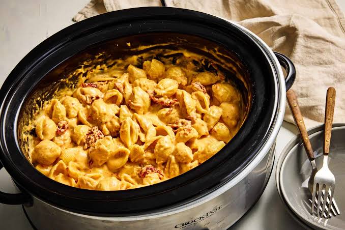 Slow Cooker Mac and Cheese